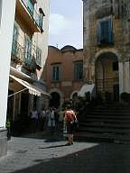 A narrow Capri Street